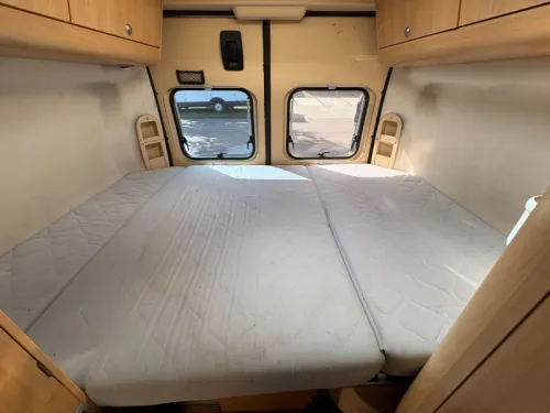 Adria Mobil Twin 160PK, Airco, Festbett Foto: 16
