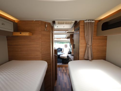 Weinsberg CaraCompact 600 MEG roof air conditioning and tow bar photo: 3