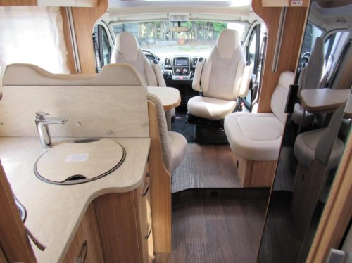 Hymer T598 Semi-integrated French bed Pop-top roof year of manufacture 2018 photo: 6
