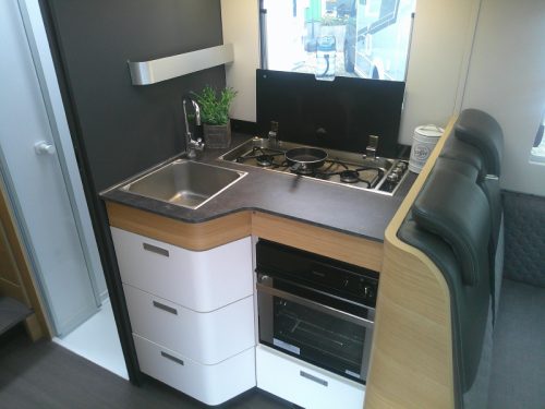 Adria Matrix 670 SL 9-Gang Automatik Foto: 8