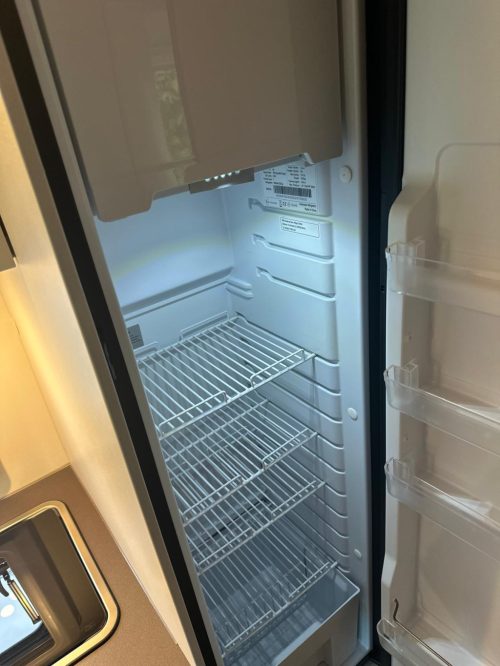 B&uuml;rstner  Lineo T690G, 2 x air conditioning, automatic, single beds photo: 14