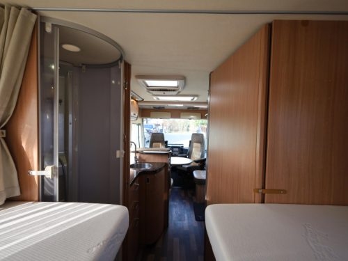 Knaus Sky I 700 LEG Automatic - without drop-down bed photo: 3