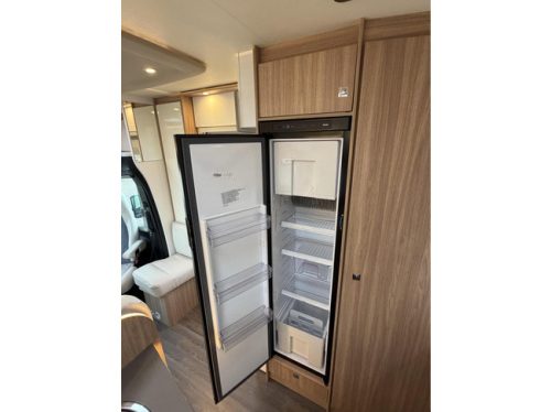 B&uuml;rstner Harmony T660 Solar panels 2X Air conditioning Air suspension Inverter photo: 15