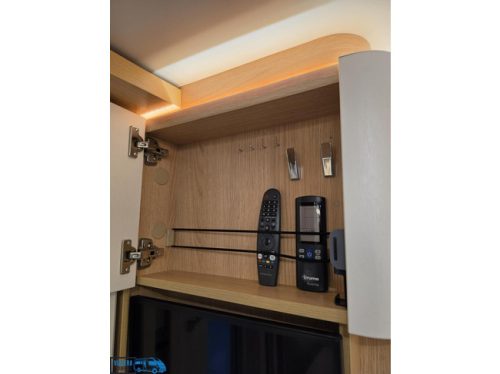Hymer BMC-I 680 Blackline *170pk Automaat* Levelsysteem*Vol!! foto: 15