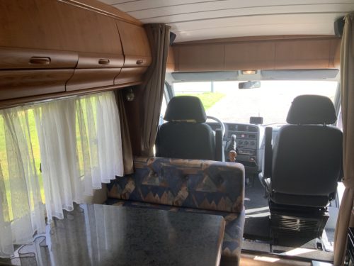 Hobby 550 2.5 TDI 115 PS Teilintegriert, Servolenkung, Etagenbett hinten, Essecke, I. G. Z. St., Km. 137.547 Bj. 1997 Wohnmobilzentrum on the road Marum Foto: 5