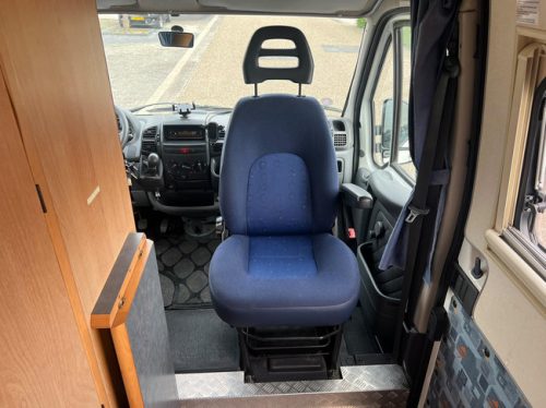Peugeot Boxter Buscamper | Awning | Maxxfan | Convertible Round Seating | Bearlock photo: 18