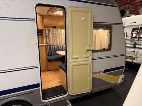 Dethleffs Camper 510 DB Franz&ouml;sisches Bett Rundsitz Markise Foto: 3