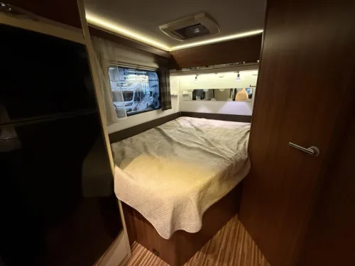 Adria Coral S 650 SF Frans bed  foto: 15