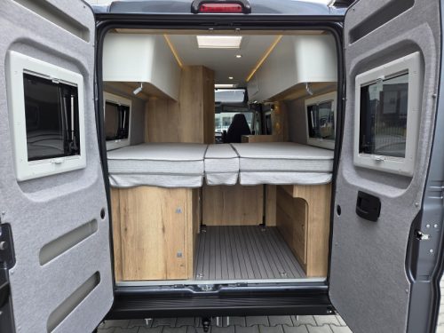 Clever Runner 640 Skyroof 180PS Busbiker Foto: 15