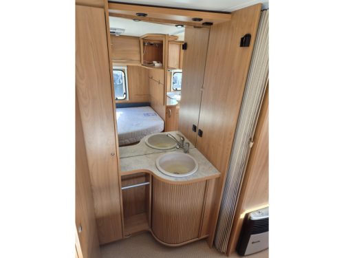 B&uuml;rstner Ventana 460 TS Mover-Awning with front wall photo: 15