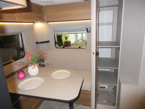 Eriba Feeling 470 COMPACT SINGLE BEDS!! photo: 12