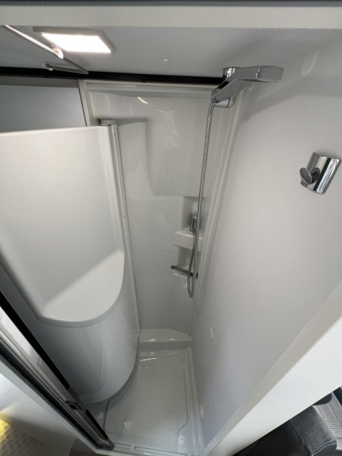 Adria Twin Supreme 640 SGX 9-T AUTOMAAT 2X ZONNEPANEEL Foto: 8