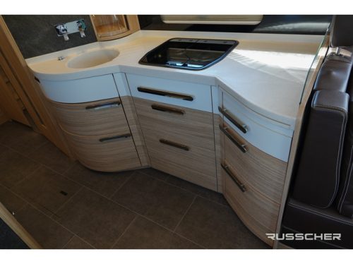 NIESMANN BISCHOFF Flair 920 EK 210Hp Aut. | E&amp;P Level System | Overhead cupboards photo: 9