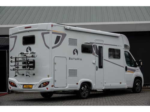 Bavaria T696S 2.3 140Pk | 6-Person | Bicycle rack | Solar panels | Reversing camera photo: 1