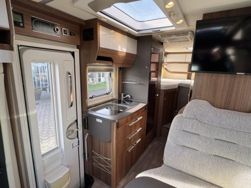 Hymer ML-T 580 - Hydraulische St&uuml;tzen - Foto: 6