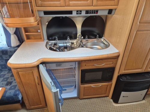 Hobby PRESTIGE 560 Kingsize Bed + Awning New type 2nd owner photo: 13