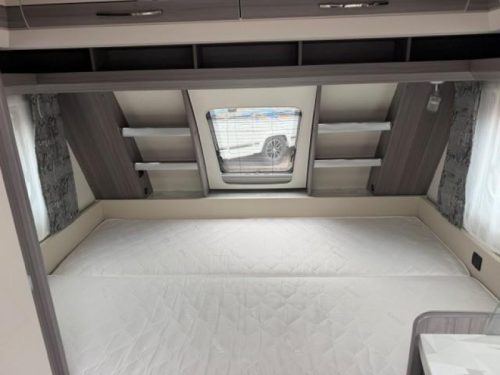 Hobby On Tour 390 SF Thule awning photo: 7