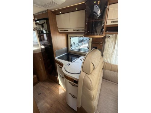 Hymer B 588 Automatic Single Beds Pop-top roof 2X Air conditioning Inverter Solar panel photo: 14