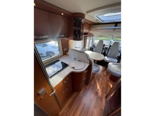 Hymer B678 Einzelbetten Hubdach  Foto: 14