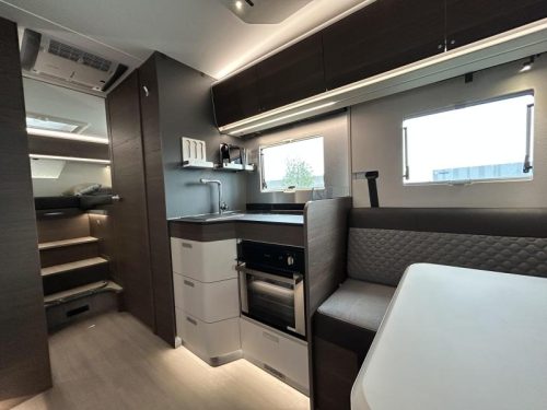 Adria Coral MB Supreme 670 DL Foto: 8