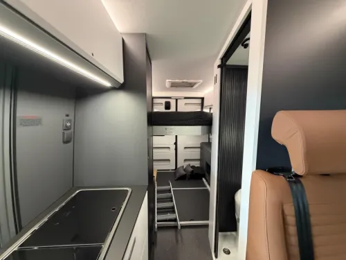 Adria Twin Sports 640 SGX pop-top roof / automatic photo: 20