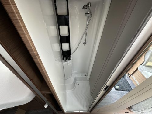 Knaus Van I 650 MEG AUTOMAAT COMPACT 180 PK  Foto: 14