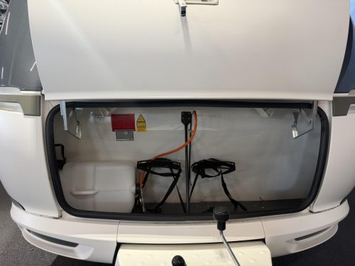 Hobby De Luxe 460 UFE Mover / Cassette awning  photo: 6