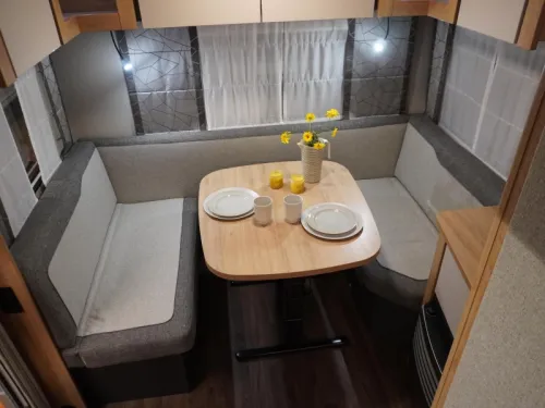 Knaus Sport 460 EU SINGLE BEDS / SPACIOUS SEATING photo: 5