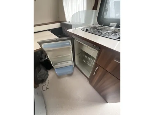 Weinsberg CaraOne 400 LK ETAGENBETT-VORZELT Foto: 5