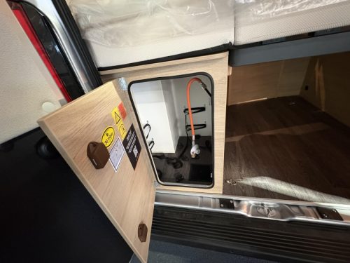 Weinsberg CaraBus 600 MQ edition FIRE / Automatik Foto: 18