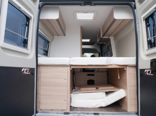 Sunlight Cliff 600 XV, 6 Meter Buscamper, Transverse bed photo: 20