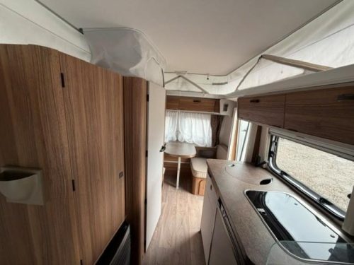 Eriba Touring 430 voortent air fietsenrek  foto: 9