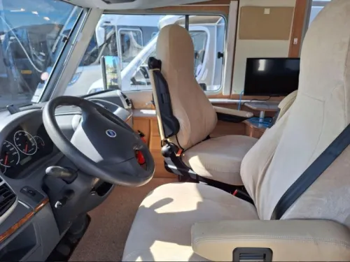 B&uuml;rstner Elegance 690 I 205CM BED-LPG+ZONNEPANEEL Foto: 7