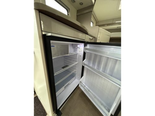 B&uuml;rstner Travel Van T 620 G  photo: 10