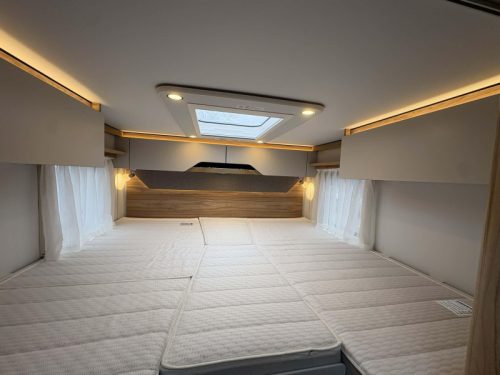 Hymer Exis-i 580 No Drop-down Bed - 1st owner photo: 14