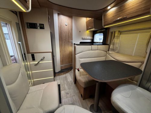 Pilote P 706 GJ Motorhome, 4 berths photo: 5