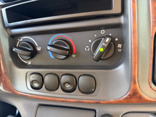 FORD KENTUCKY Wohnmobil Estro 5 | 2.4 137PS | 2x Klimaanlage | 6 Personen | Drive-Away Zelt Foto: 14