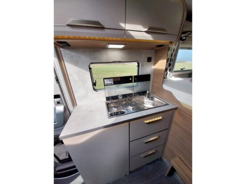 Knaus Tourer Van 500 MQ beau Fourgon am&eacute;nag&eacute; compact de 590 cm photo : 8
