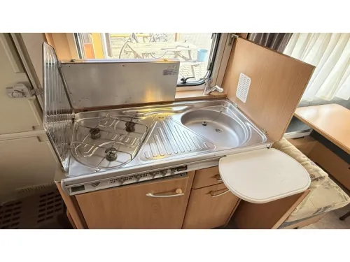 Knaus Sudwind 495 TK habitaci&oacute;n infantil con asientos redondos foto: 7