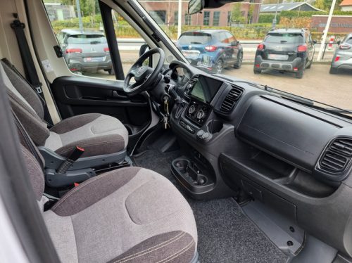 Knaus R11 Van TI 650 MEG Vansation | Automatic | Roof air conditioning | Single beds | Camera | Lane-assist | Very good condition! photo: 1
