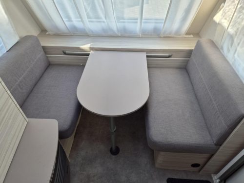 Dethleffs C'Joy 460 LE - Single beds - photo: 5