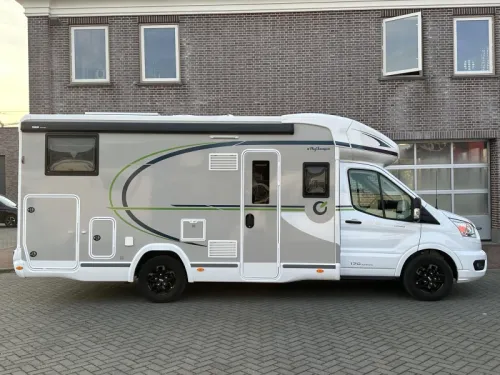 Chausson Titanium Ultimate 777 GA Lithium battery, Inverter photo: 1