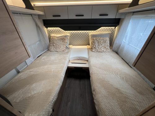 Knaus Platinum Selection 600 MEG SINGLE BEDS 9-SPEED AUTOMATIC photo: 2