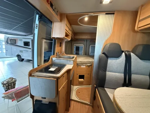 P&ouml;ssl Roadcamp R 540 Compact 70000 km Airco photo: 12
