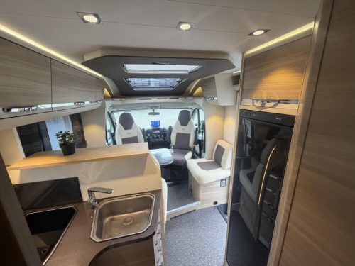 Adria Coral S 600 SC Levelsysteem  foto: 15