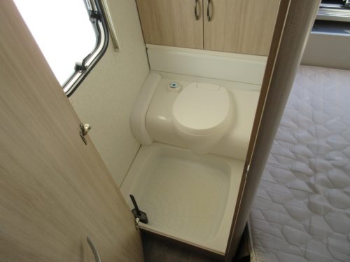 Hobby De Luxe Edition 460 UFE ZIP AWNING + CARAVAN AWNING photo: 6