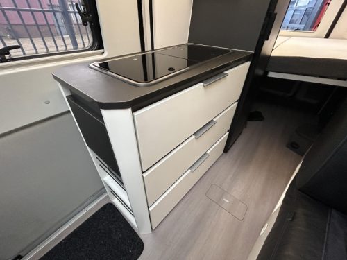 Adria Twin Supreme 600 SPB Anh&auml;ngerkupplung, Markise, Kamera  Foto: 12