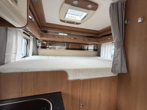 LMC Liberty Explorer 635G Transverse bed Pop-top roof Solar panel Awning photo: 21