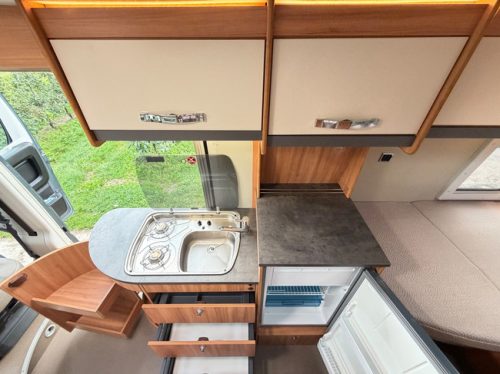 P&ouml;ssl Summit 640 AUTOMAAT / NIEUWE ALLSEASONS / CARPLAY / AUTOMATISCHE AIRCO / DUO CONTROL / 2x CAMPERACCU / LUIFEL foto: 10
