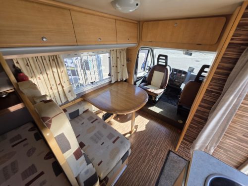 Chausson Welcome 70 2.8JTD 2002 Motorhome photo: 3